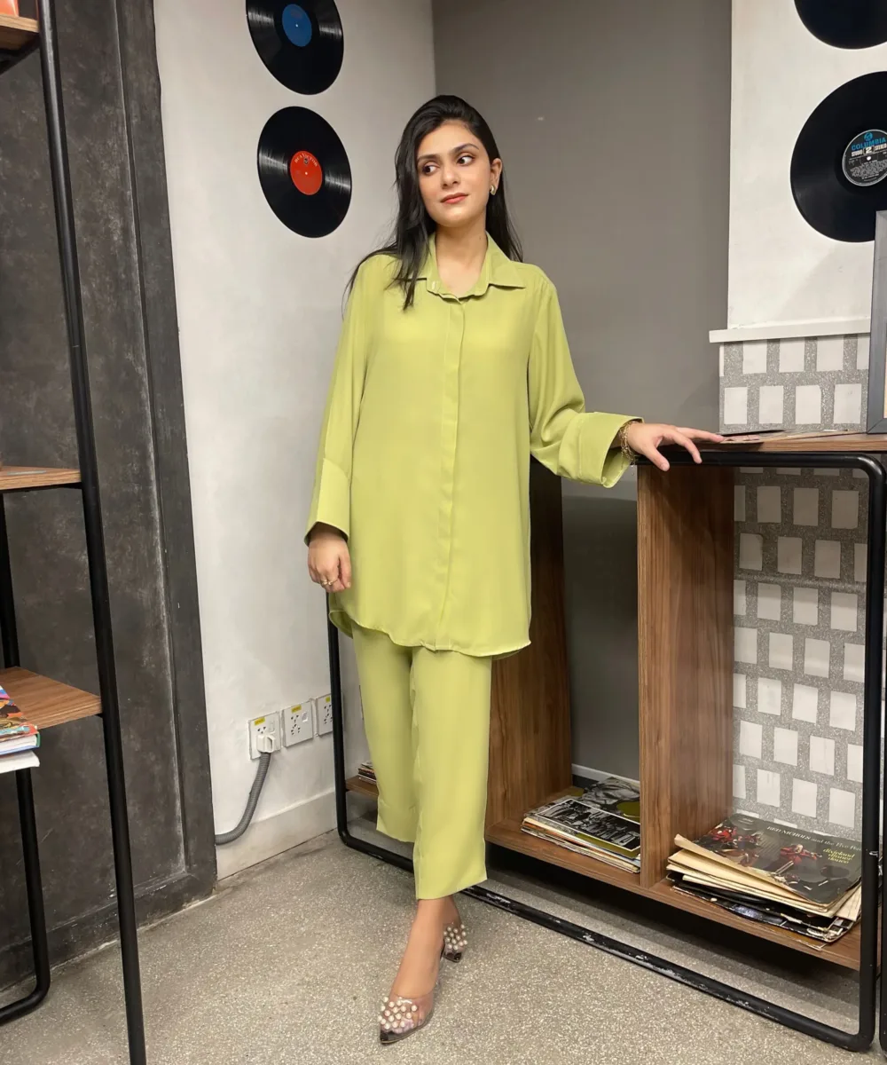 Alternative view of OLIVE ESSENCE